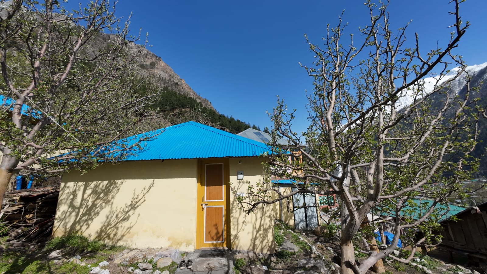 melodies-crown-cottages-batseri-sangla