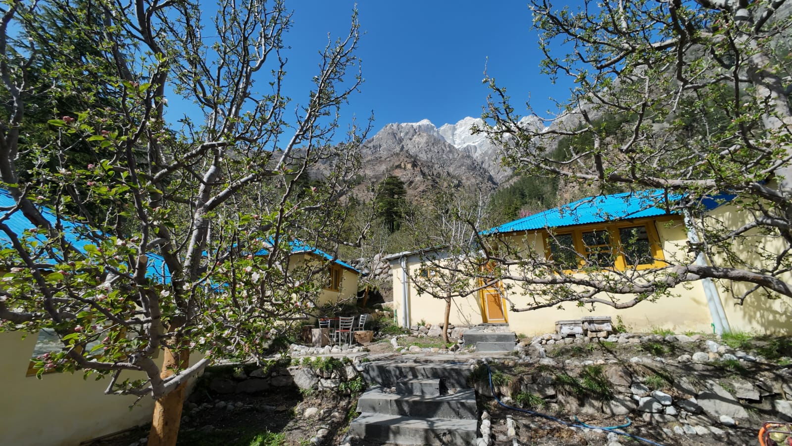 melodies-crown-cottages-batseri-sangla